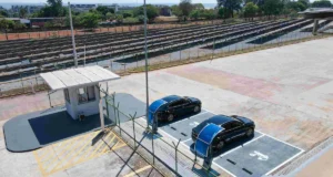 Primeiro eletroposto do Exército Brasileiro para recarga de veículos elétricos em Brasília.